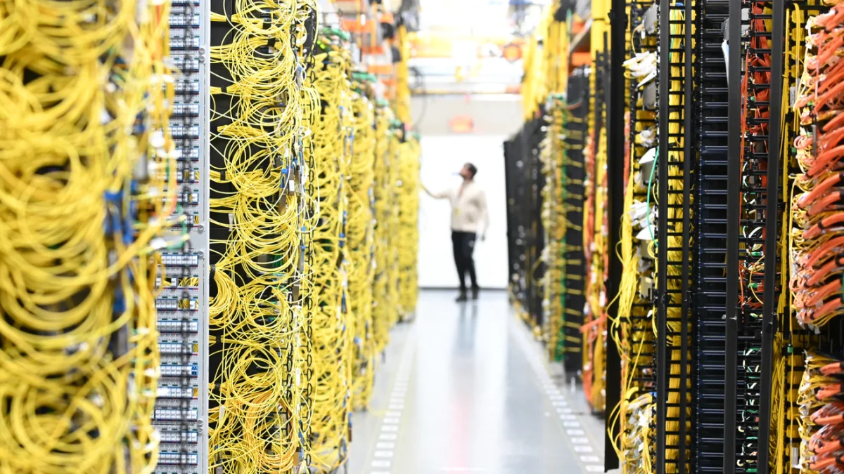 Amazon appoints longtime AWS exec Peter DeSantis to lead new AI org