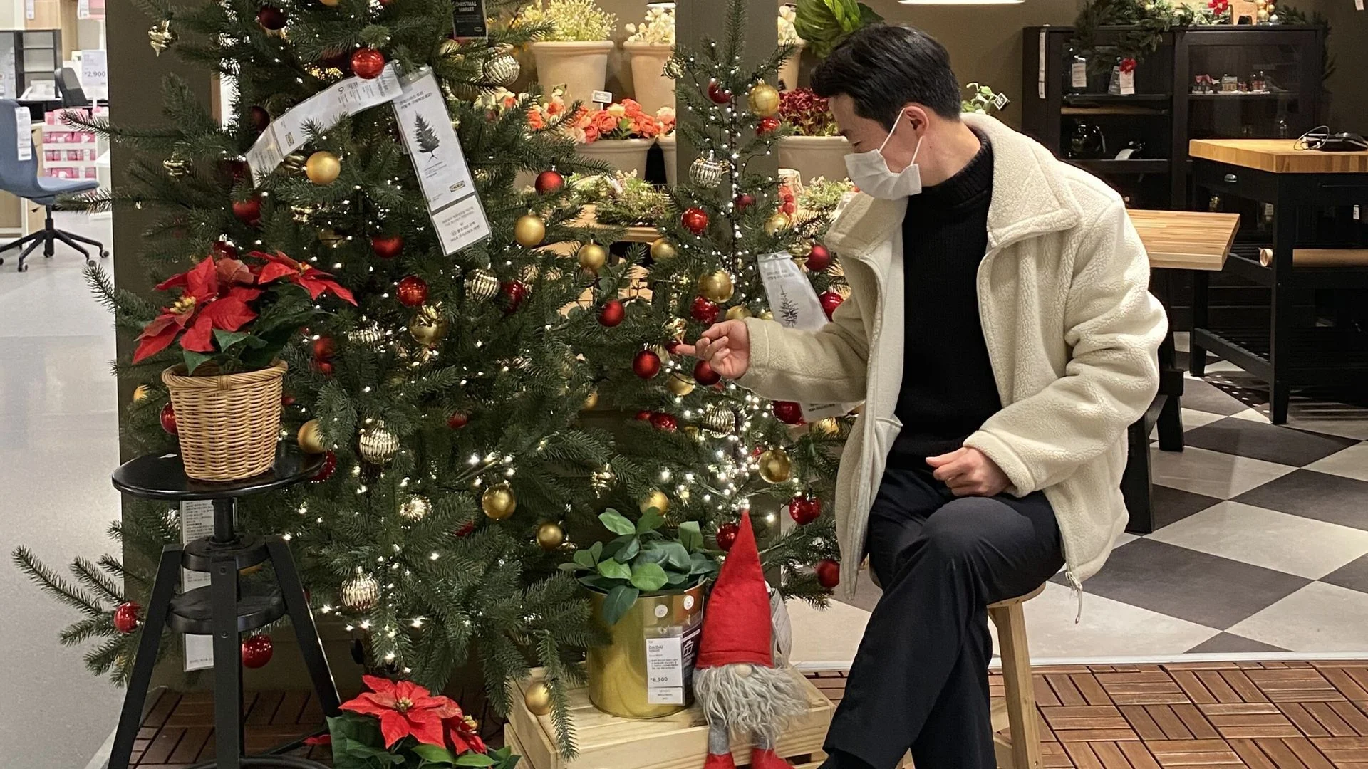 Man reveals what it's like celebrating Christmas in country where it's banned