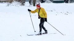 New York blanketed in snow, sparking travel chaos