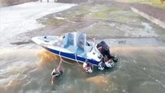 Sailors saved from going over edge of huge dam 