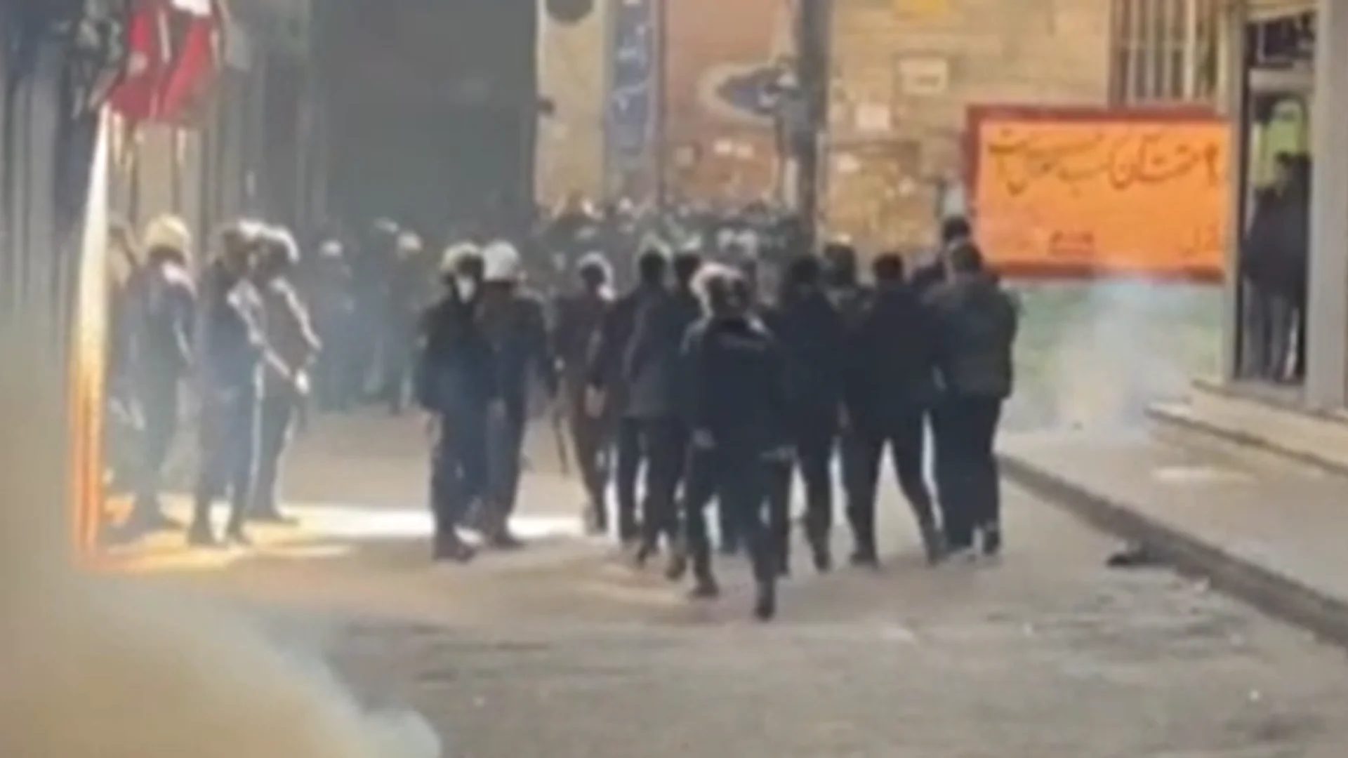 Internet and phone connections cut in Iran as protests intensify 