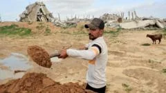 Pitfalls loom as Trump's Gaza peace plan enters second phase