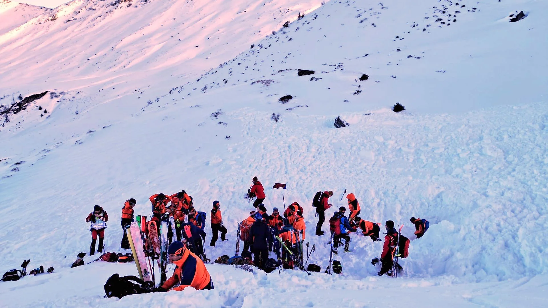 Eight skiers killed in Austrian avalanches