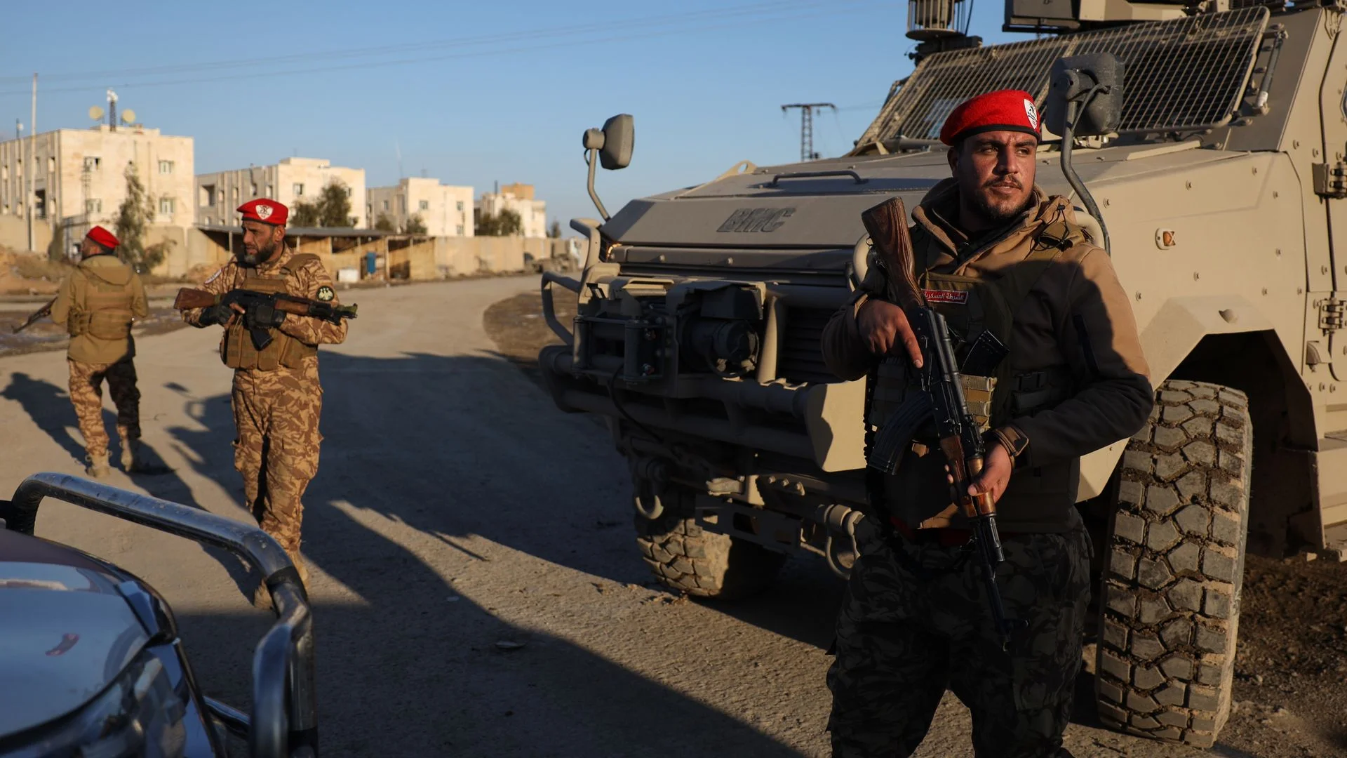 Fighting erupts near prisons holding IS extremists one day after ceasefire agreed
