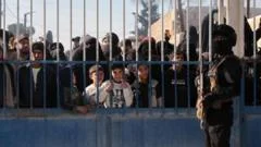 US to transfer Islamic State prisoners from Syria to Iraq