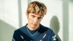 Cosmetic doctor sorry for picking apart singer Troye Sivan's looks on TikTok