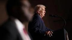Trump says government will 'de-escalate' in Minnesota following Pretti shooting
