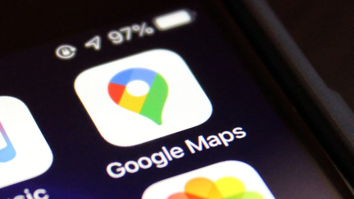 Google Maps now lets you access Gemini while walking and cycling