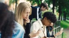 Spain announces plans to ban social media for under-16s