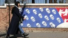 White House presses Iran to make deal, while ramping up military presence