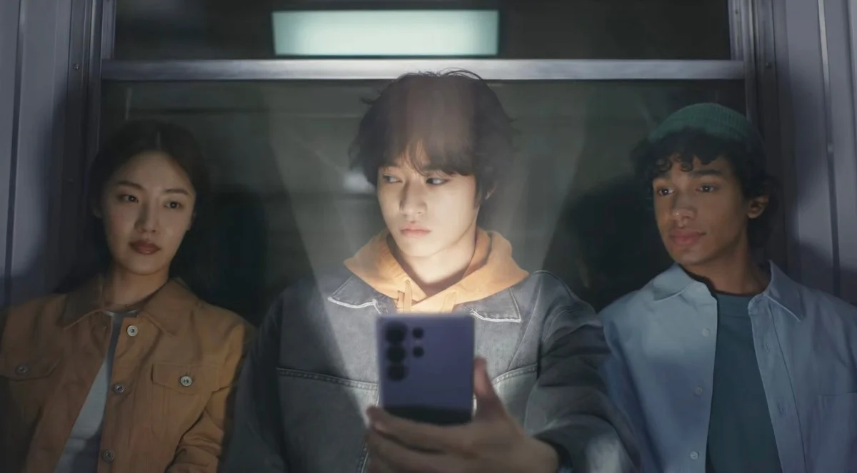Samsung shows off new display tech that adds a privacy screen to apps and notifications
