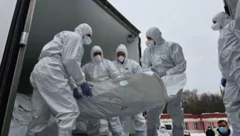 Russia and Ukraine exchange more than 1,000 soldiers' bodies