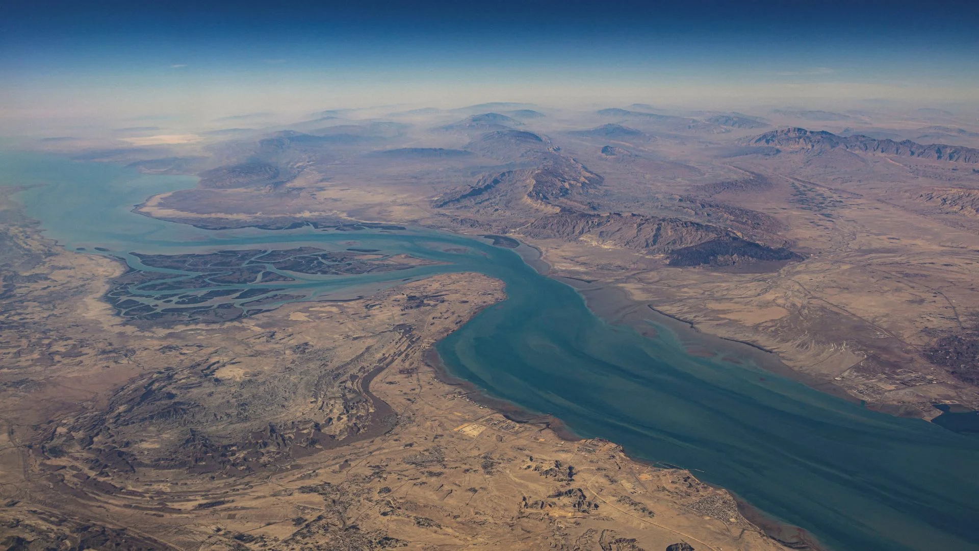 How Iran could stop much of the world's oil trade