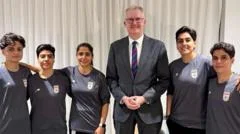 Five Iranian footballers granted Australian visas after anthem protest