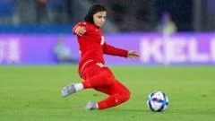Iranian footballer says 'everything will be fine' as she trains with Australian team