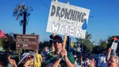 South Africans say criminal gangs are exploiting the water crisis