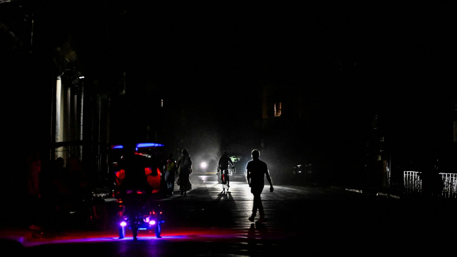 Cuba left in darkness after third power cut in a month 