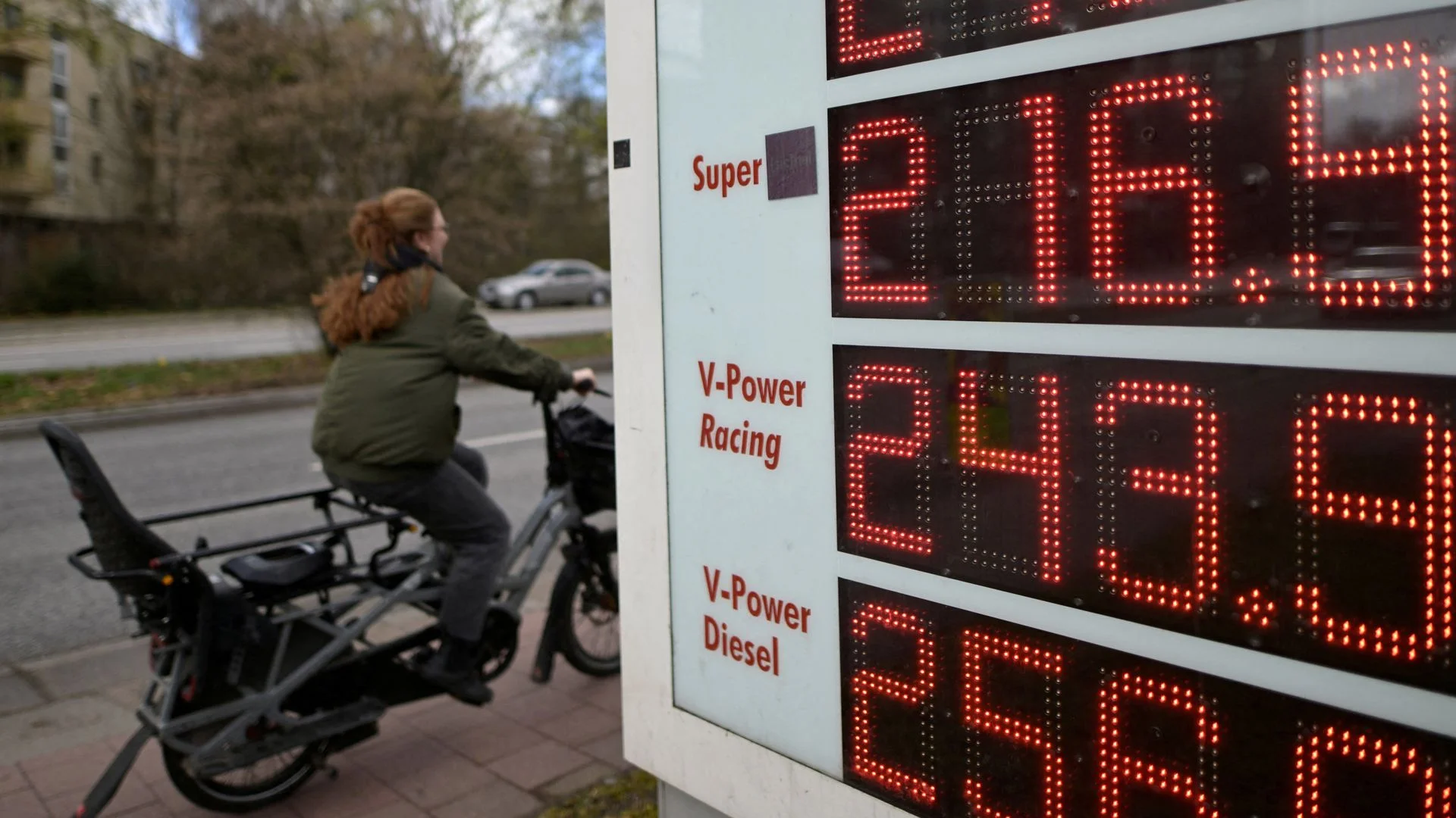 Dwindling diesel and jet fuel supplies due to Iran war prompt EU warning of shortages