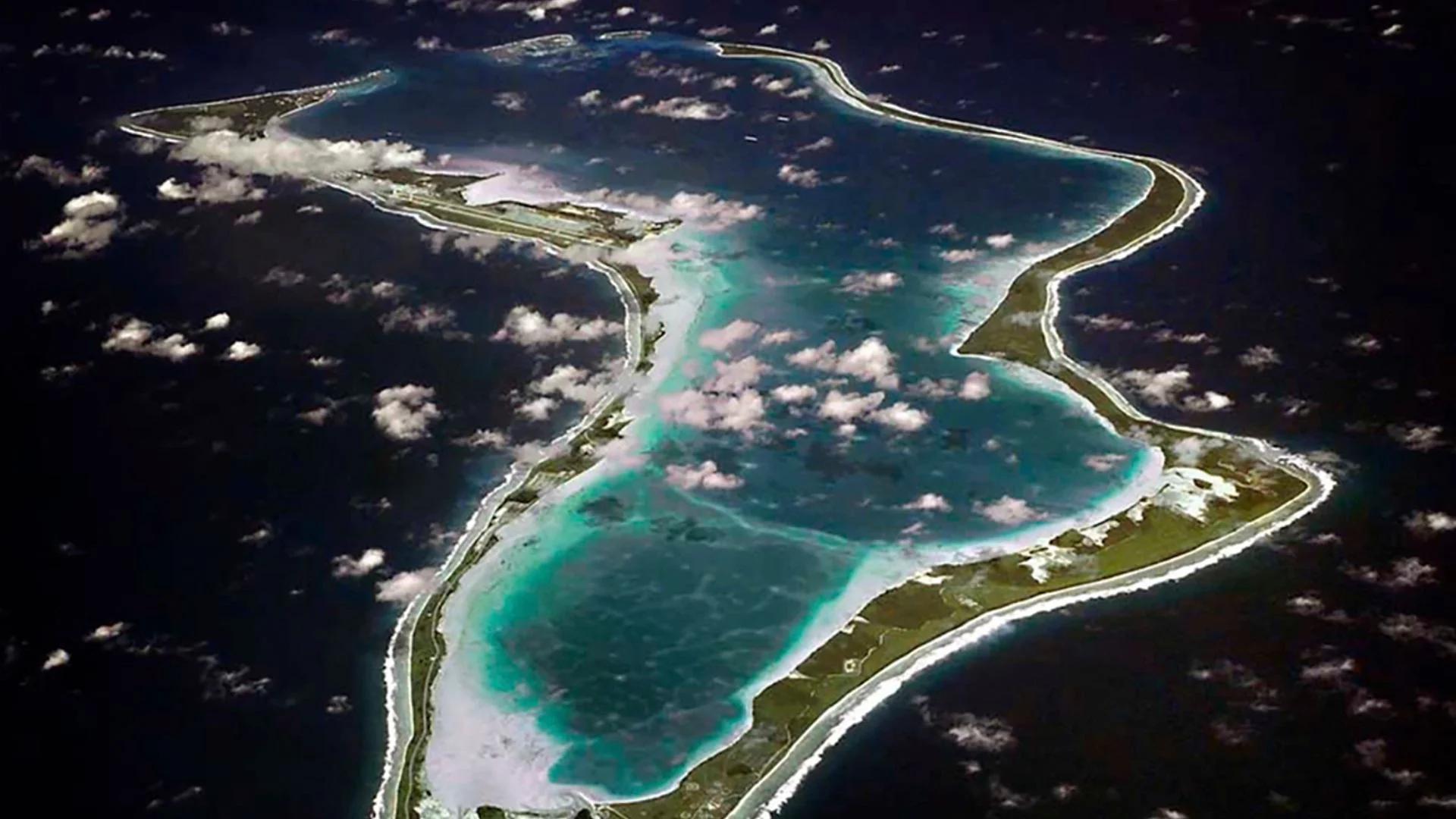 Chagos Islands deal pulled by government after Trump brands it 'act of great stupidity'