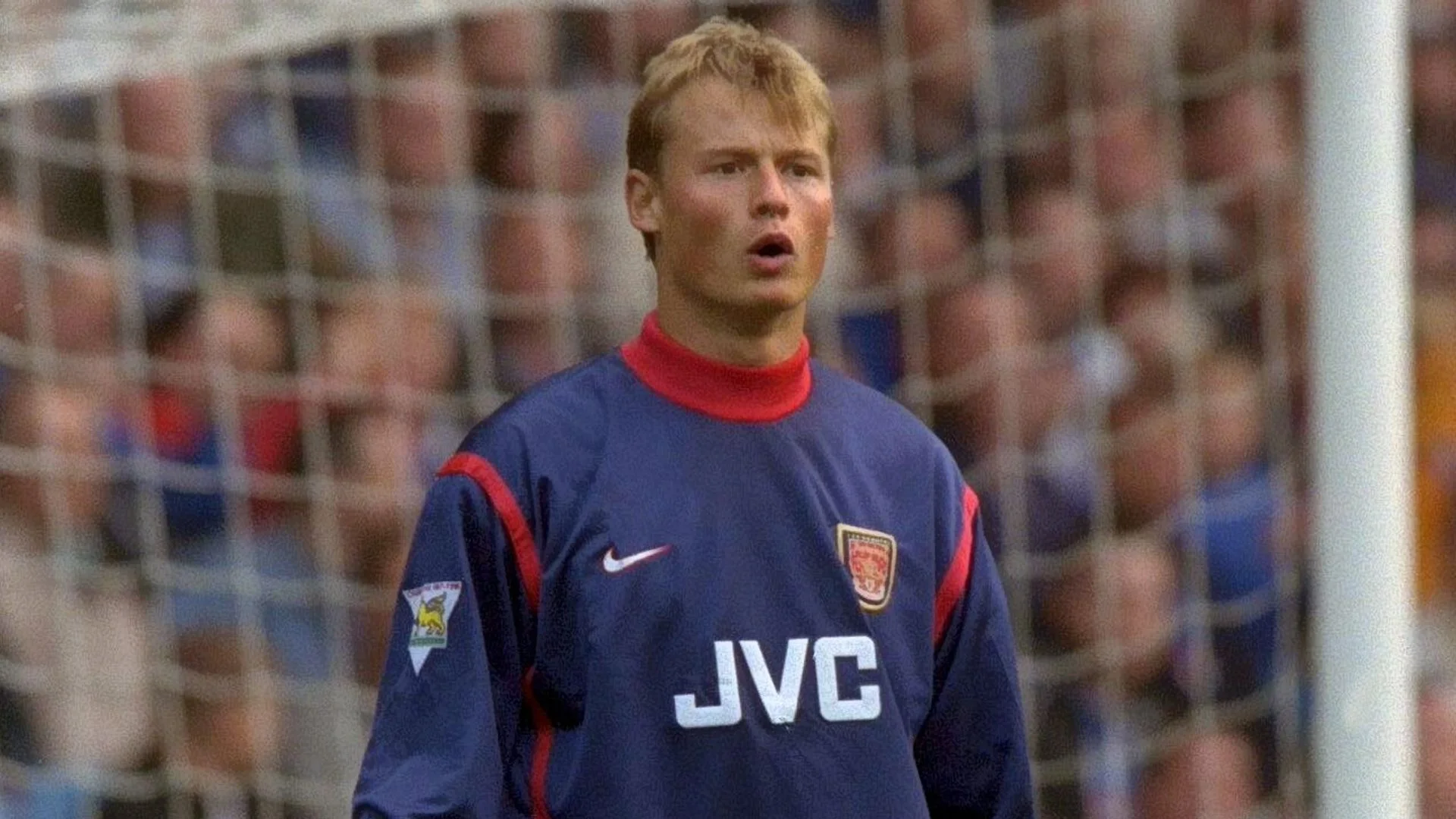 Former Arsenal goalkeeper dies after car hit by train