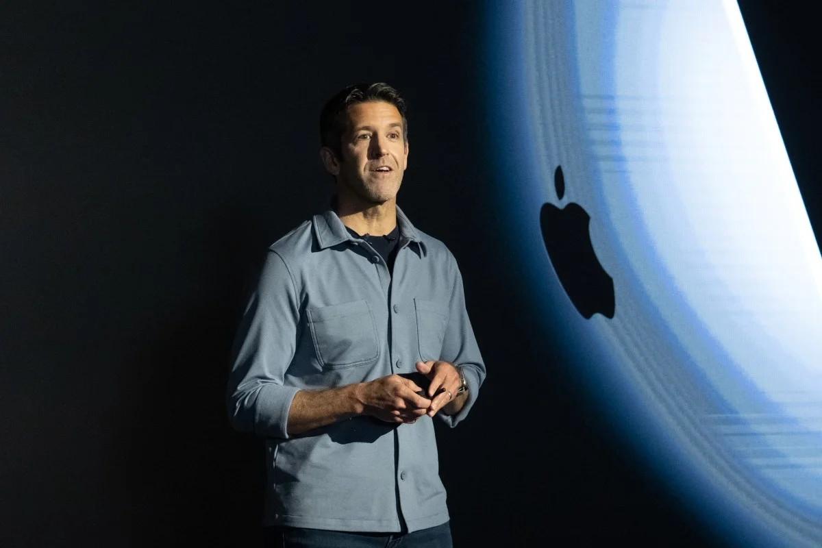 Who is John Ternus, the incoming Apple CEO?