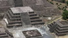 Mexico officials say Teotihuacán gunman carried material related to US mass shooting