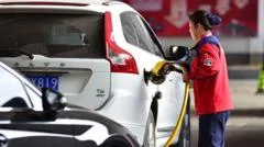 Oil price hits highest since 2022 after report Trump to be briefed on new Iran options