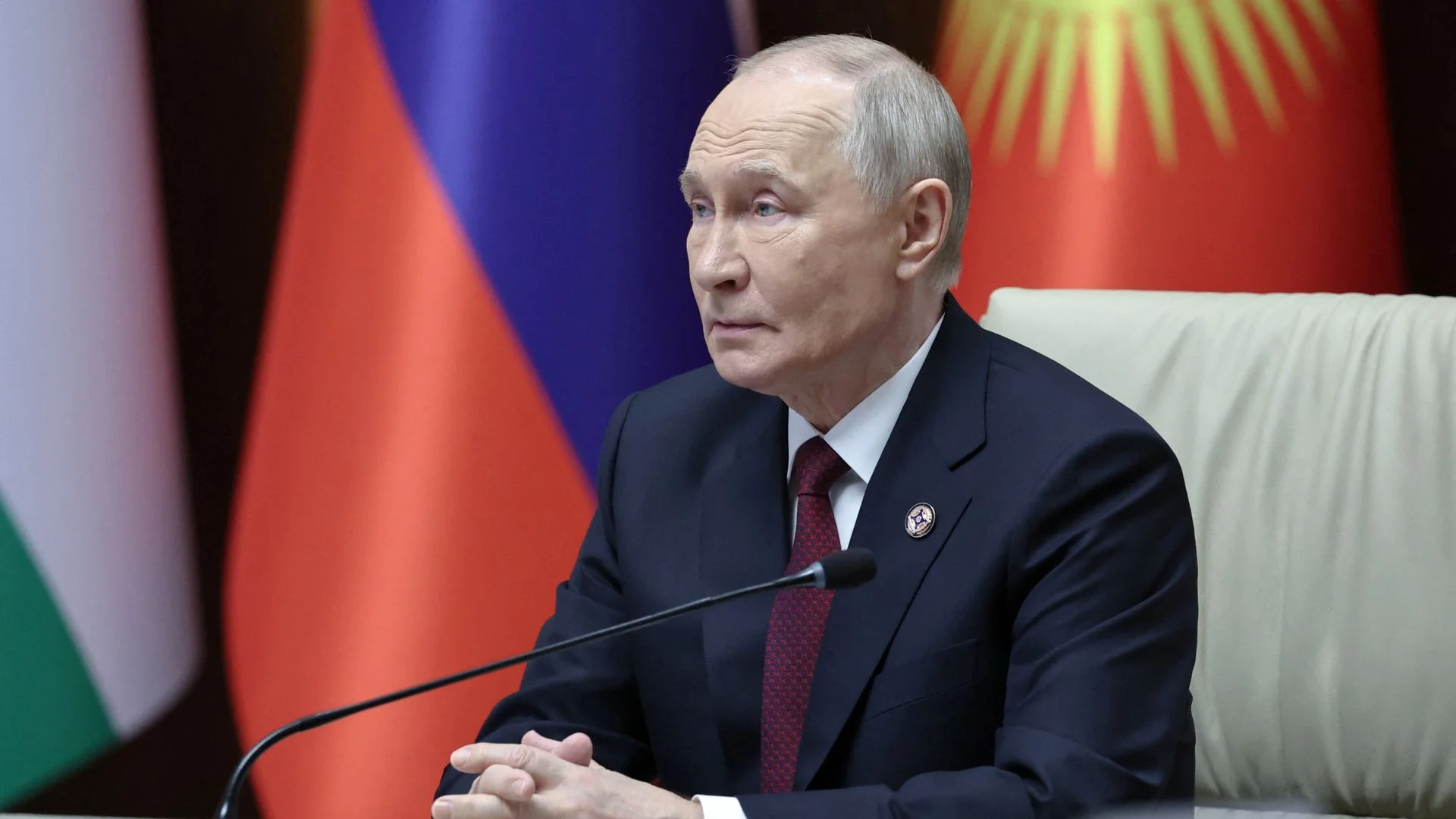 Putin strikes conciliatory tone - then hardens it: Kremlin signals no breakthrough on US peace plan