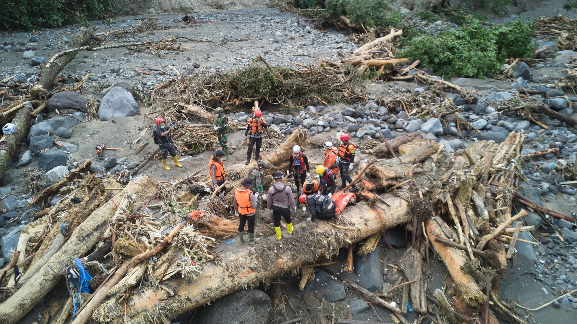 More than 600 dead in Indonesia and Thailand after floods and landslides