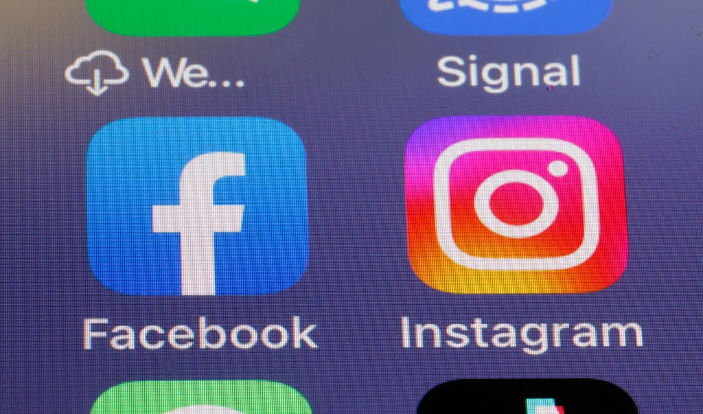 Meta centralizes Facebook and Instagram support, tests AI support assistant