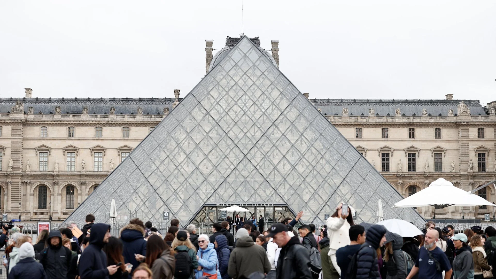 Hundreds of books at the Louvre damaged just weeks after £76m heist