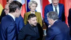US offers Ukraine 'strong' security guarantees but territory still unresolved